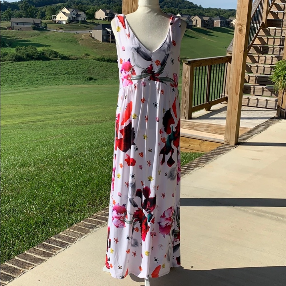 New T Tahari Floral Maxi Dress - Picture 2 of 8